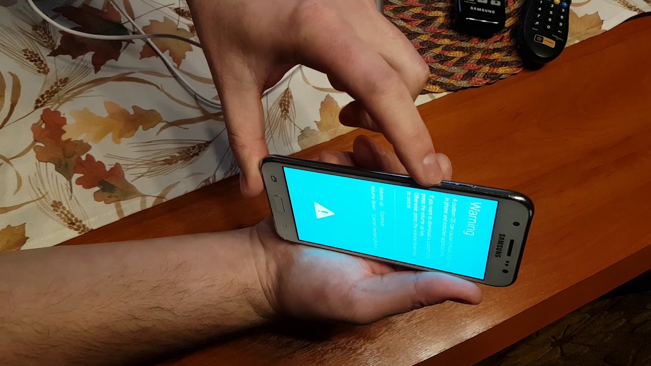 Jak uruchomić telefon samsung bez przycisku power?