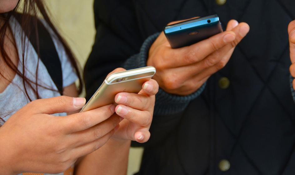 Kto czyta nasze SMS-y?