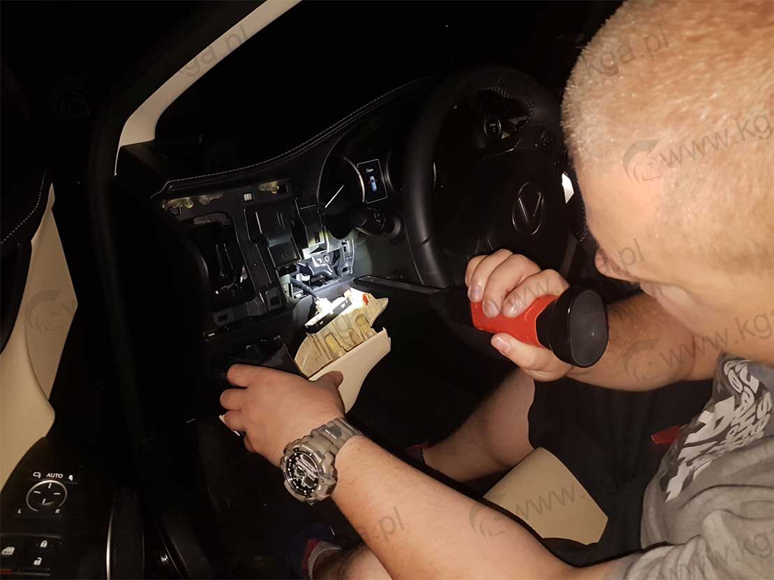 Jak sprawdzić czy w aucie jest nadajnik GPS?