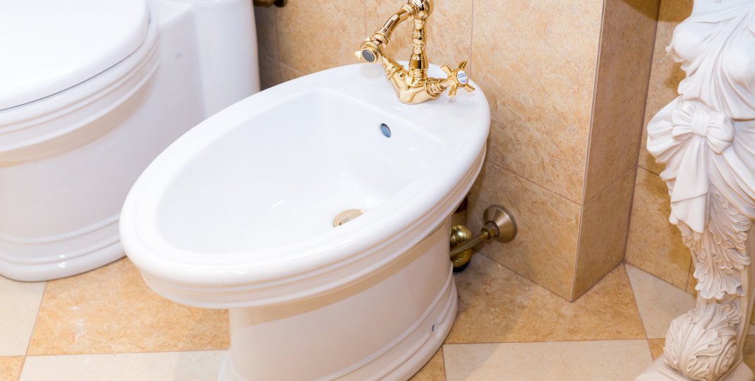 Jak się siada na bidet?