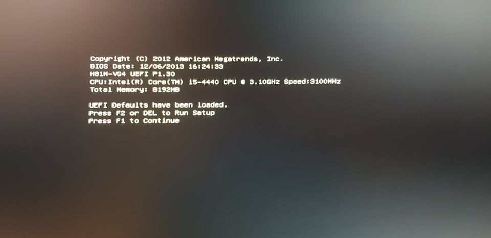 Dlaczego komputer nie aktualizuje daty i godziny?