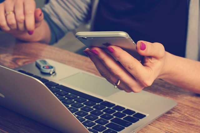 Dlaczego telefon laduje się tylko do 85 procent?