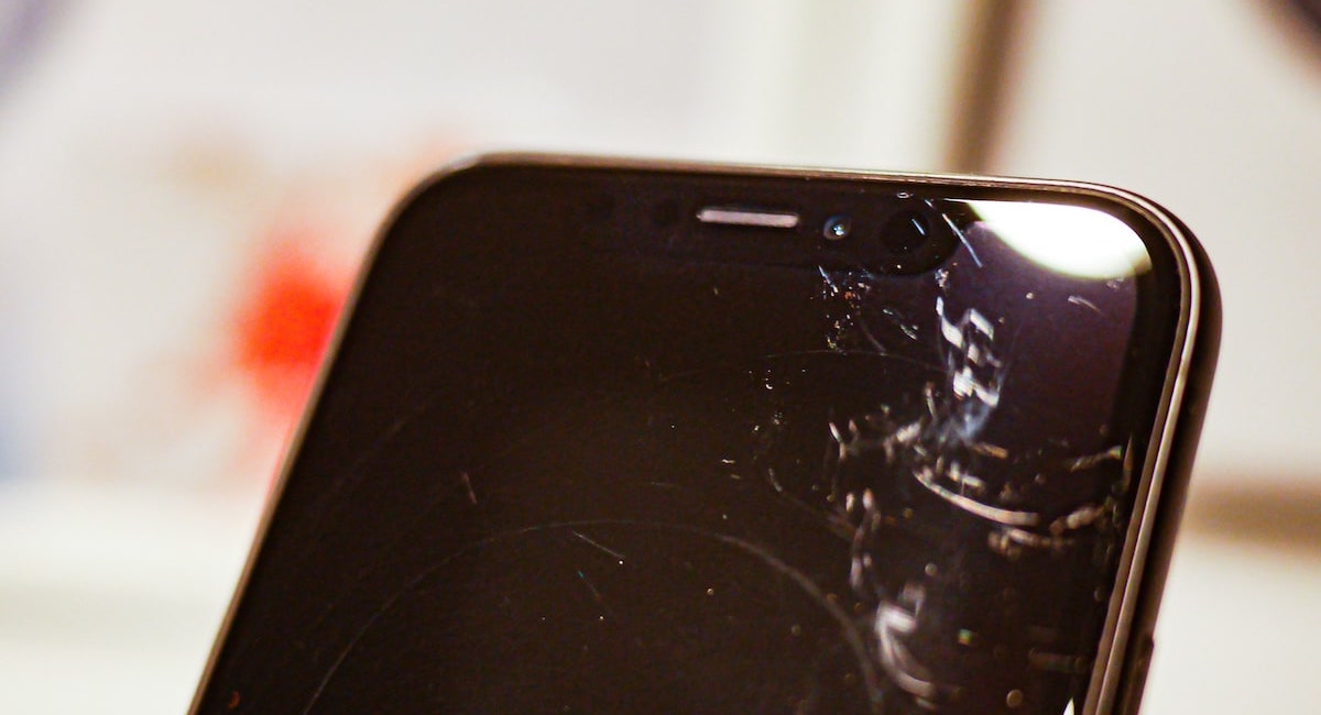 Czy obiektyw iPhone się rysuje?