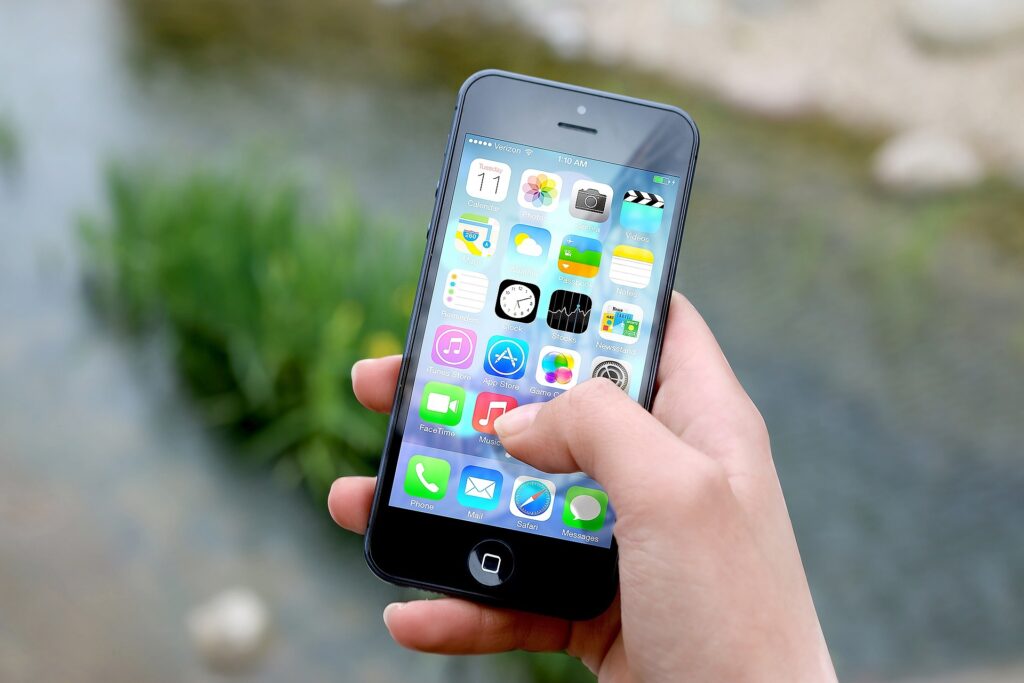 Czy iPhone ma zabezpieczenia przed hakerami?