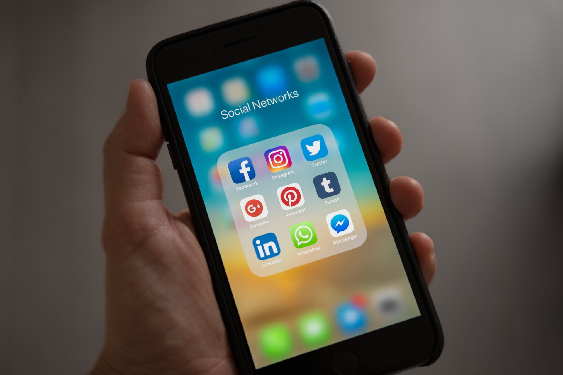 Czy WhatsApp pobiera dużo internetu?