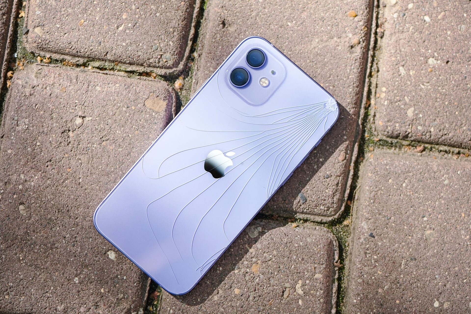 Jak ubezpieczyć iPhone?