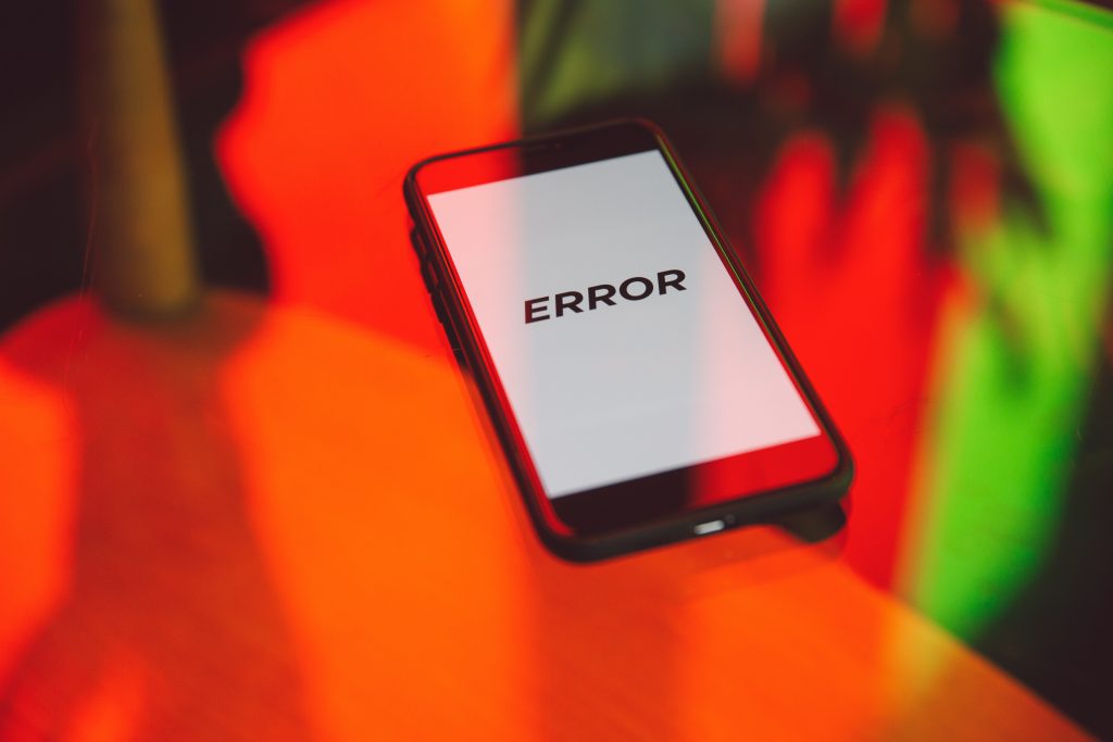 Co zrobić kiedy telefon sam się wyłącza?