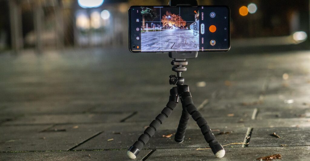 Dlaczego aparat w telefonie robi ciemne zdjęcia?