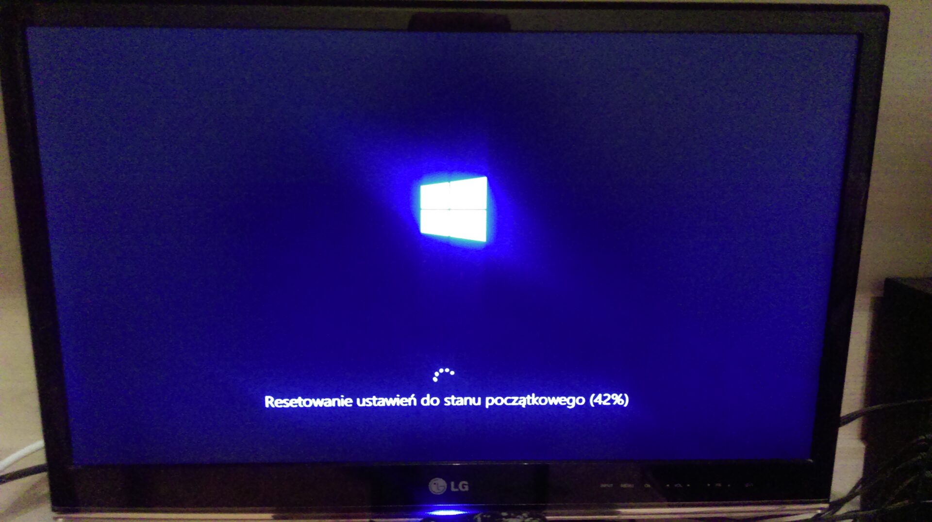 Jak długo trwa resetowanie komputera?